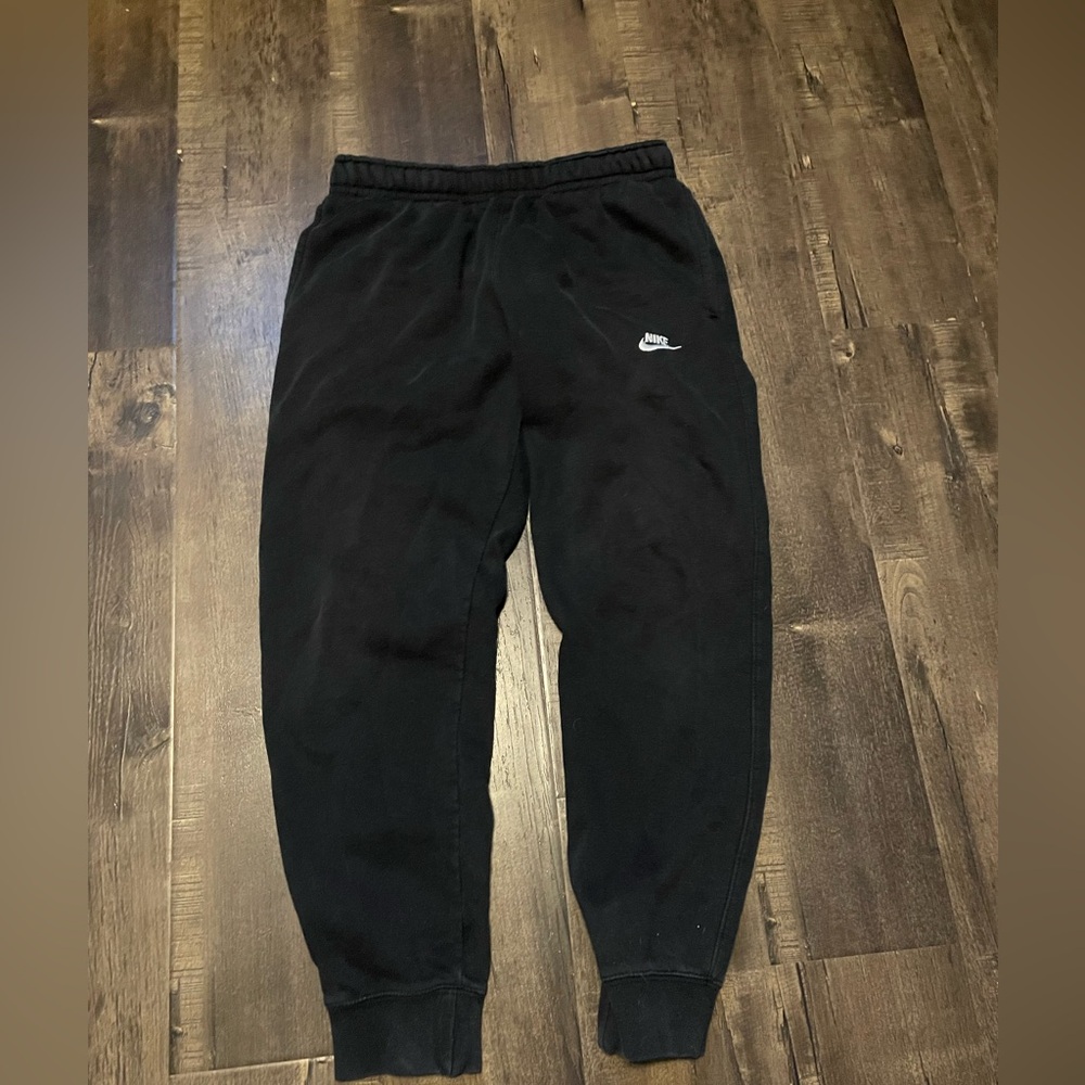 Black Nike sweatpants
